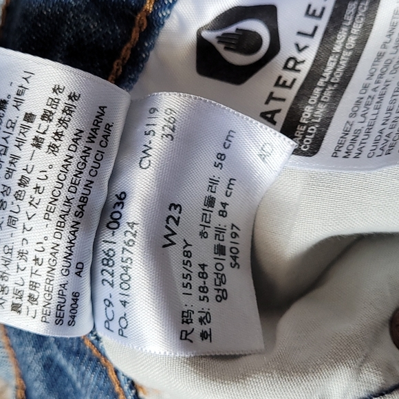 Levi's Wedgie Jeans - Picture 7 of 7